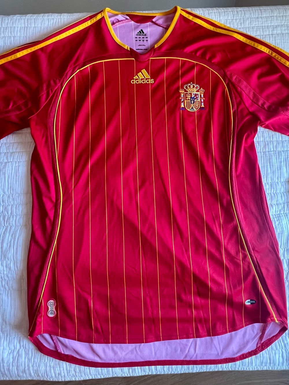 Adidas Men’s Spain 2006/2008 Home Football Jersey